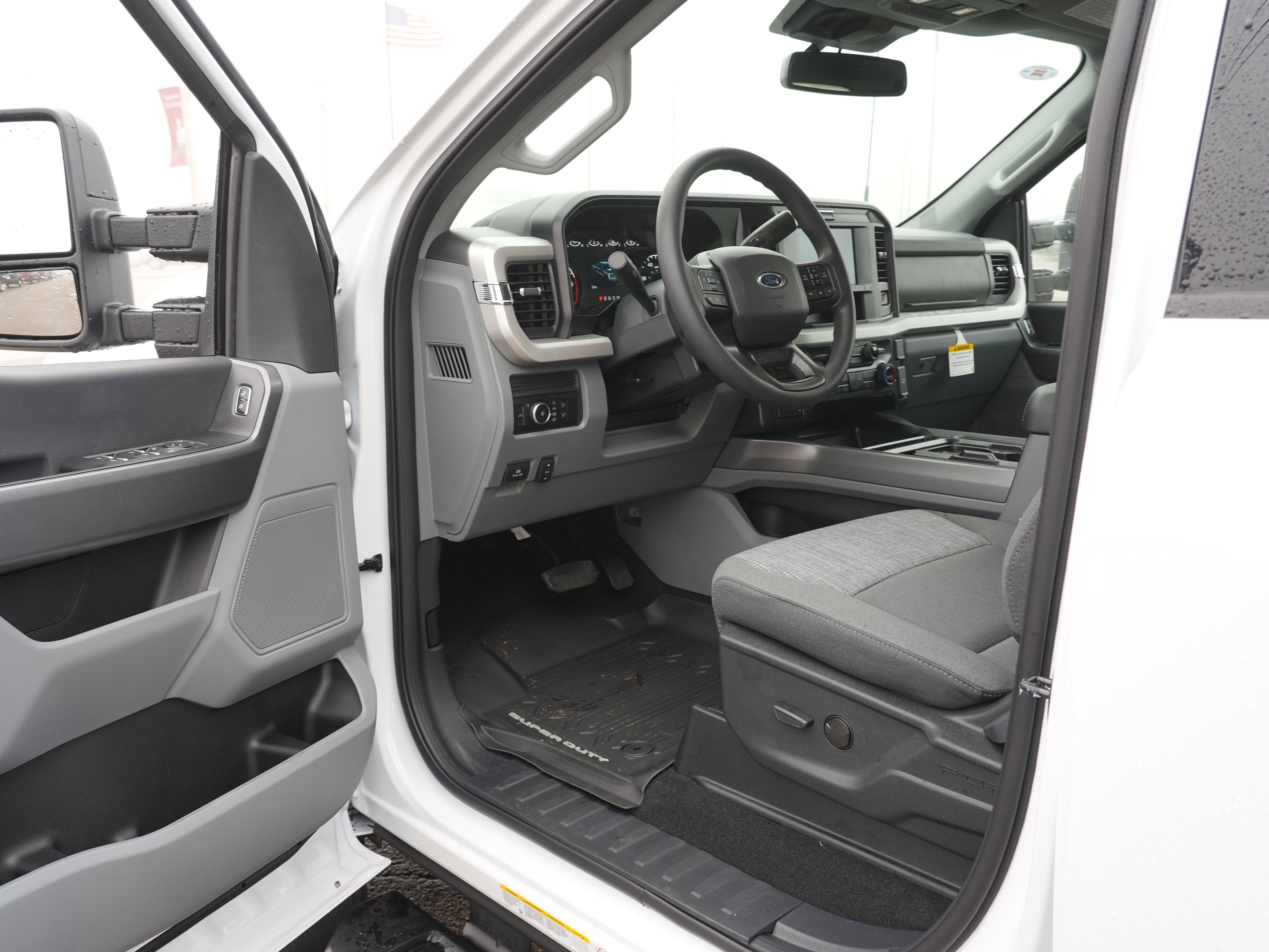 2026 Ford Super Duty F-550 DRW XLT