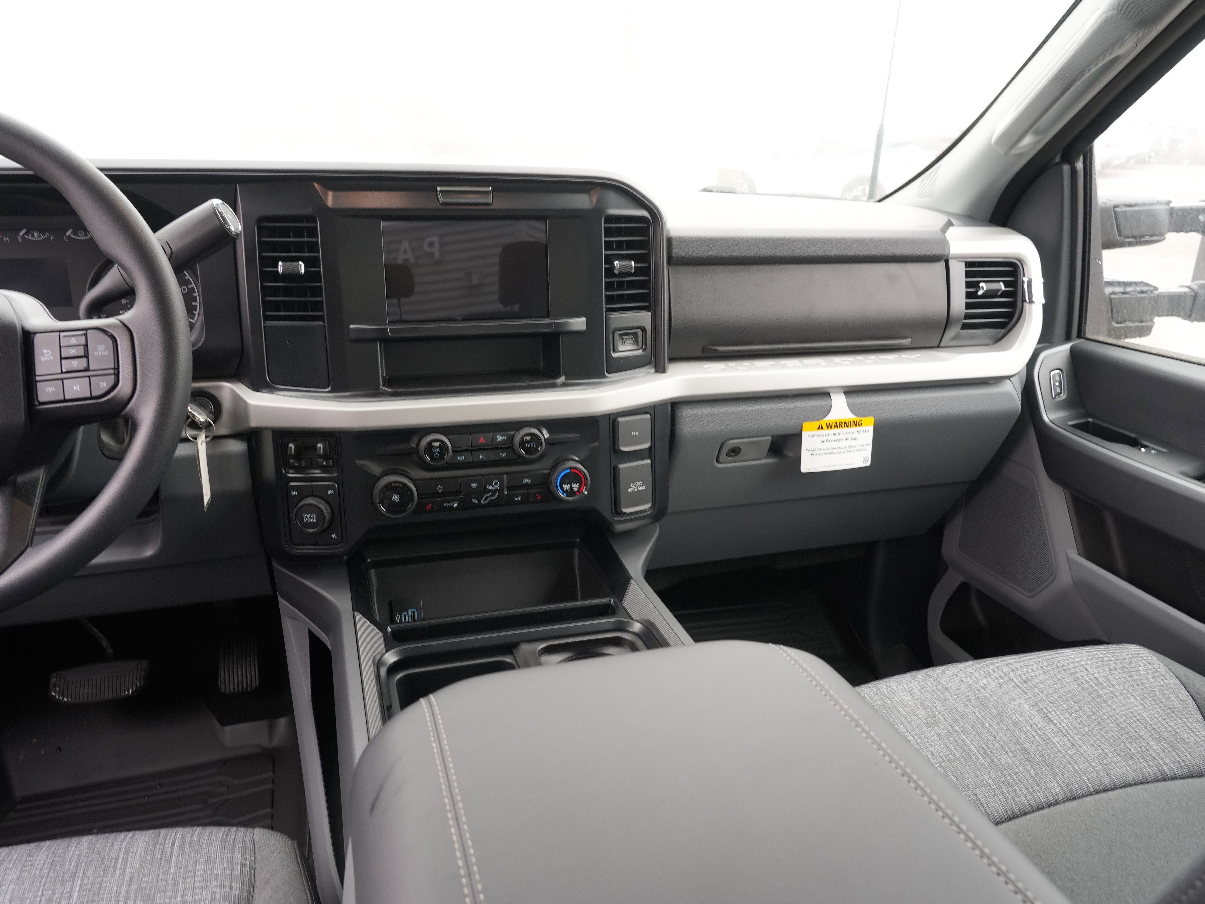 2026 Ford Super Duty F-550 DRW XLT