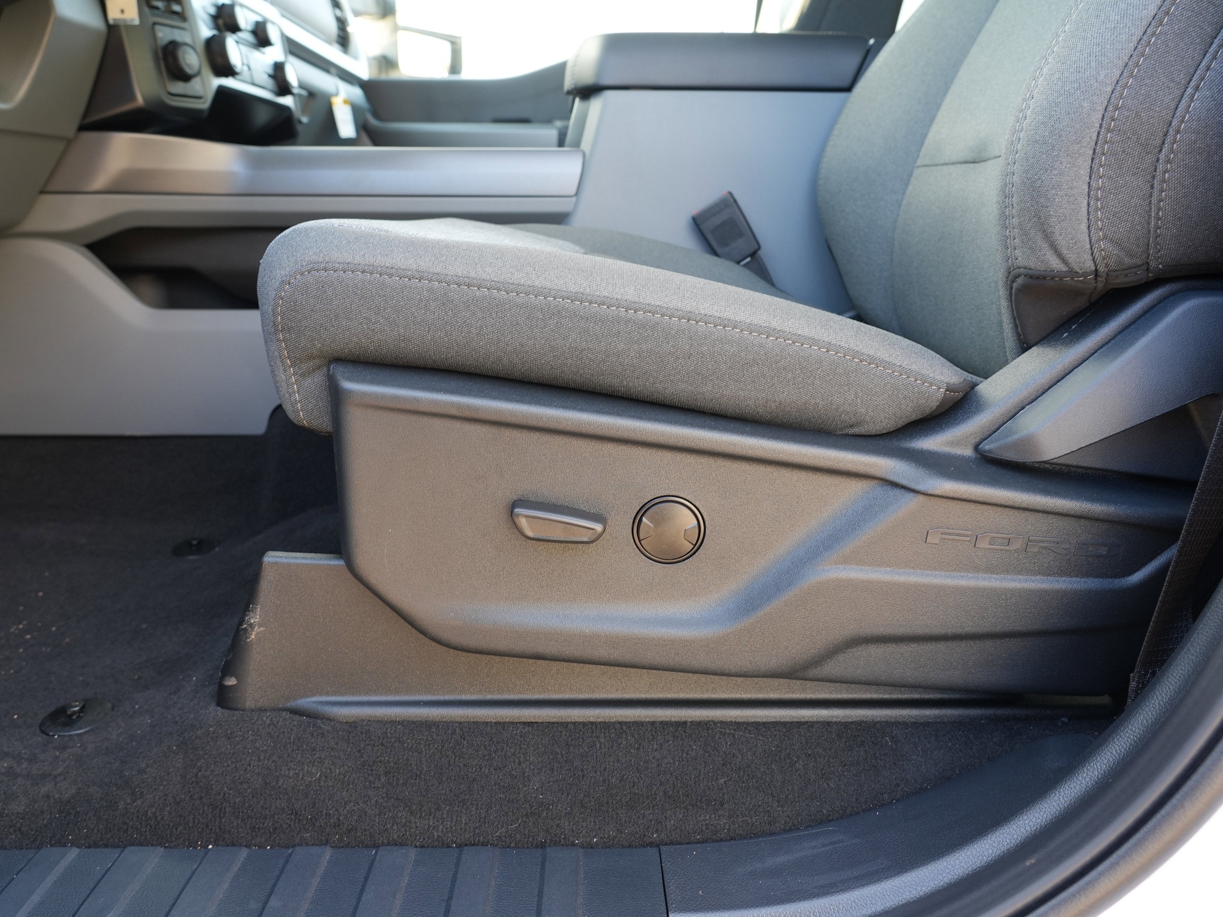 2026 Ford Super Duty F-550 DRW XLT