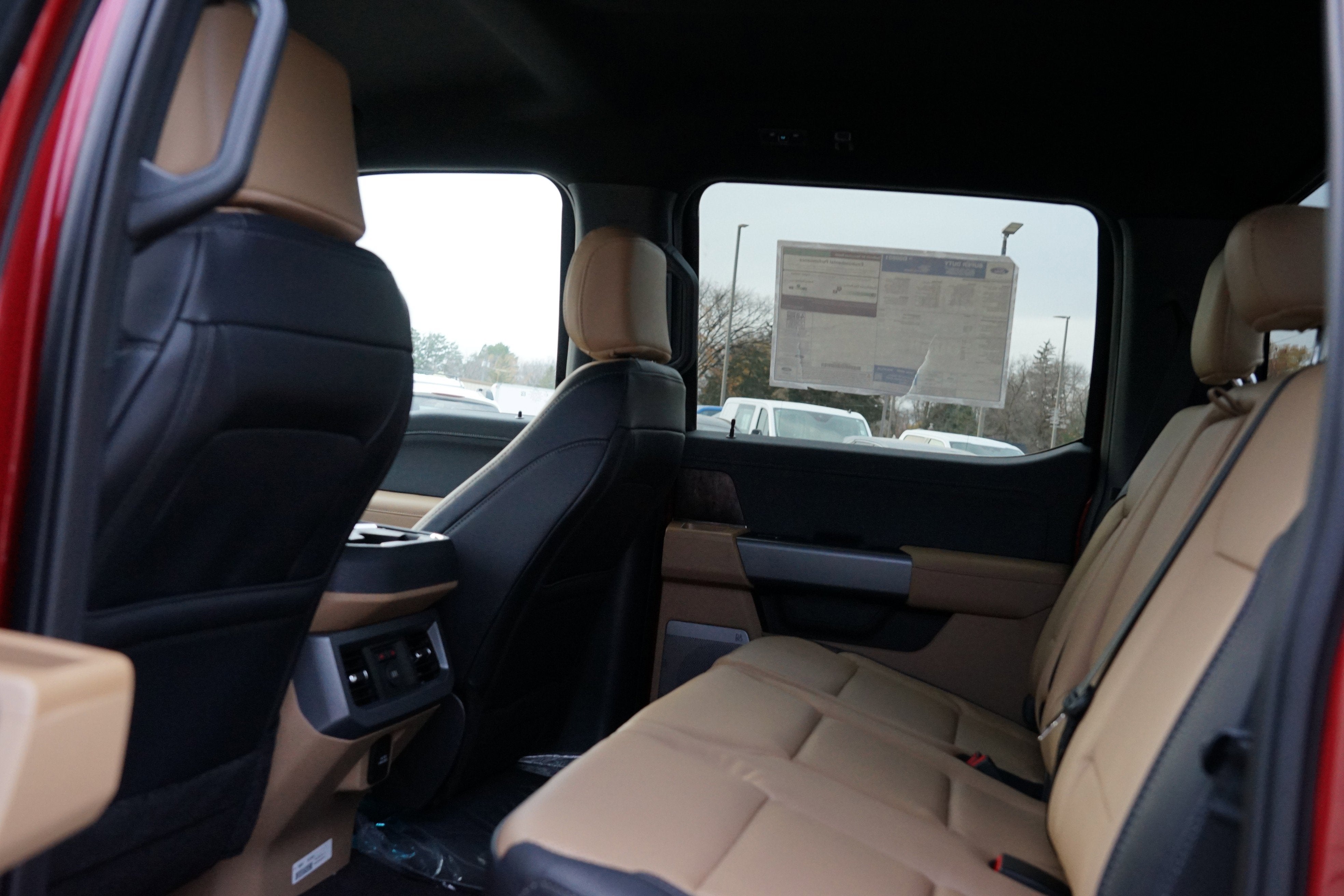 2026 Ford Super Duty F-350 SRW LARIAT