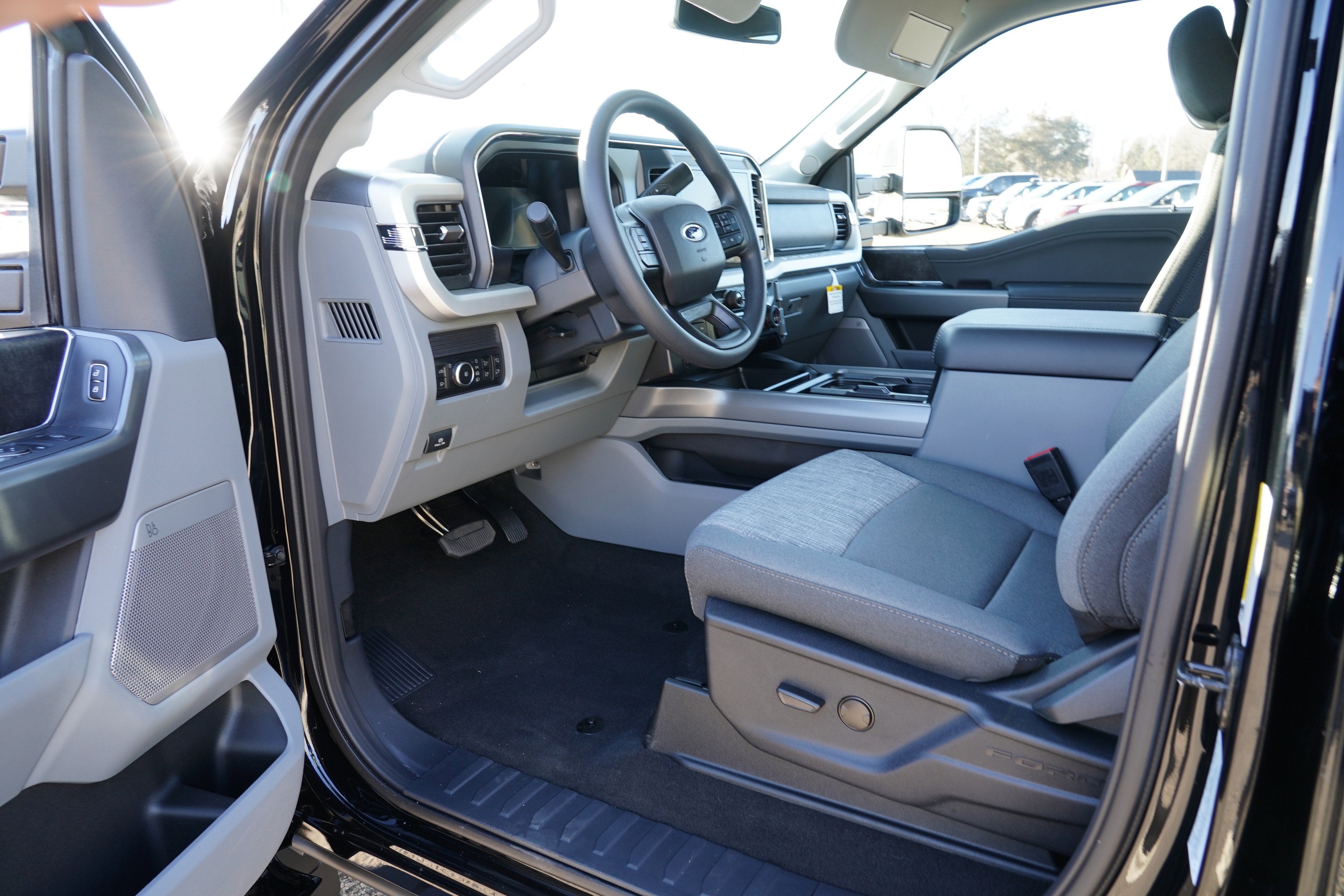 2026 Ford Super Duty F-350 SRW XLT