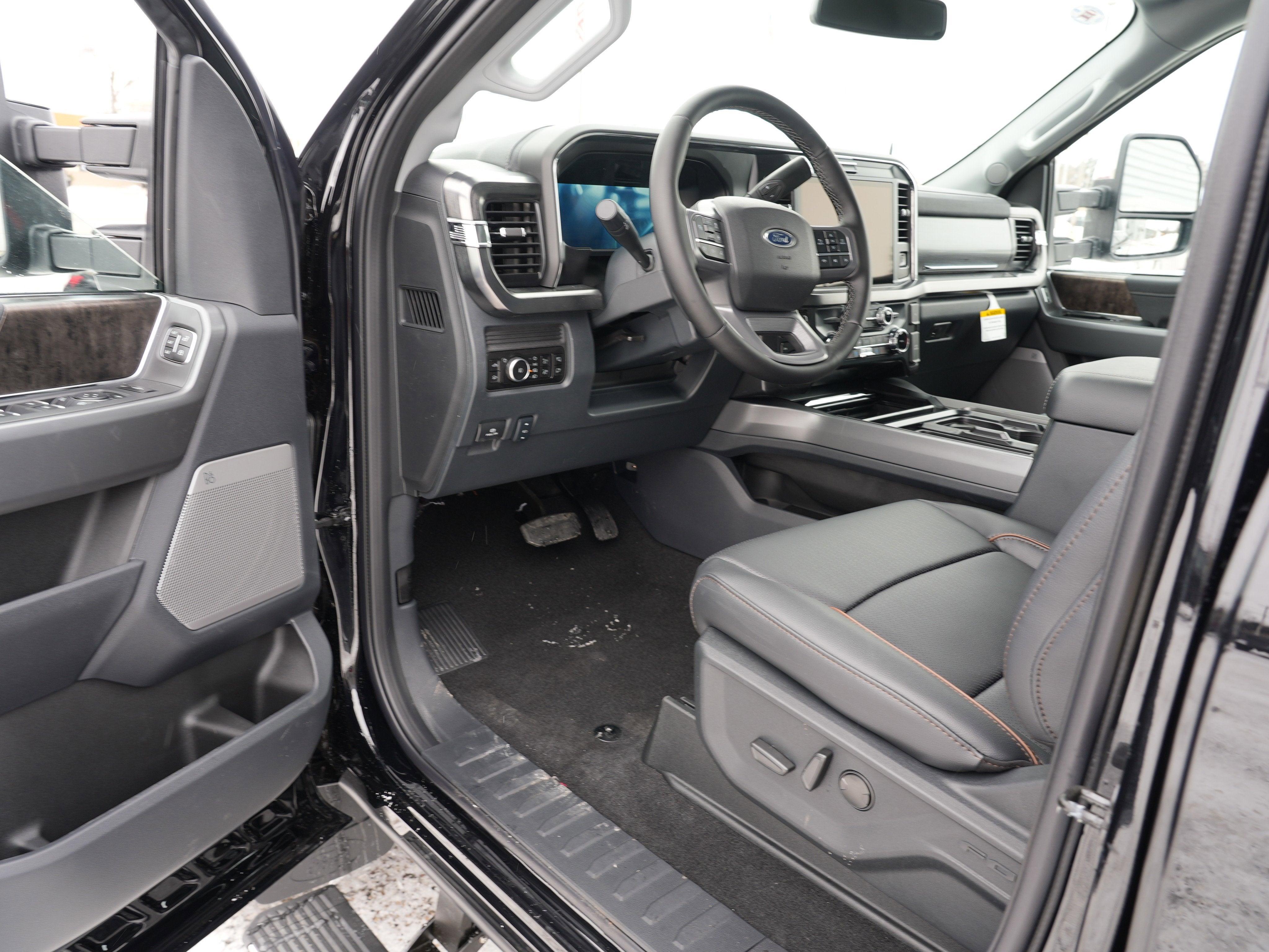 2026 Ford Super Duty F-350 SRW LARIAT