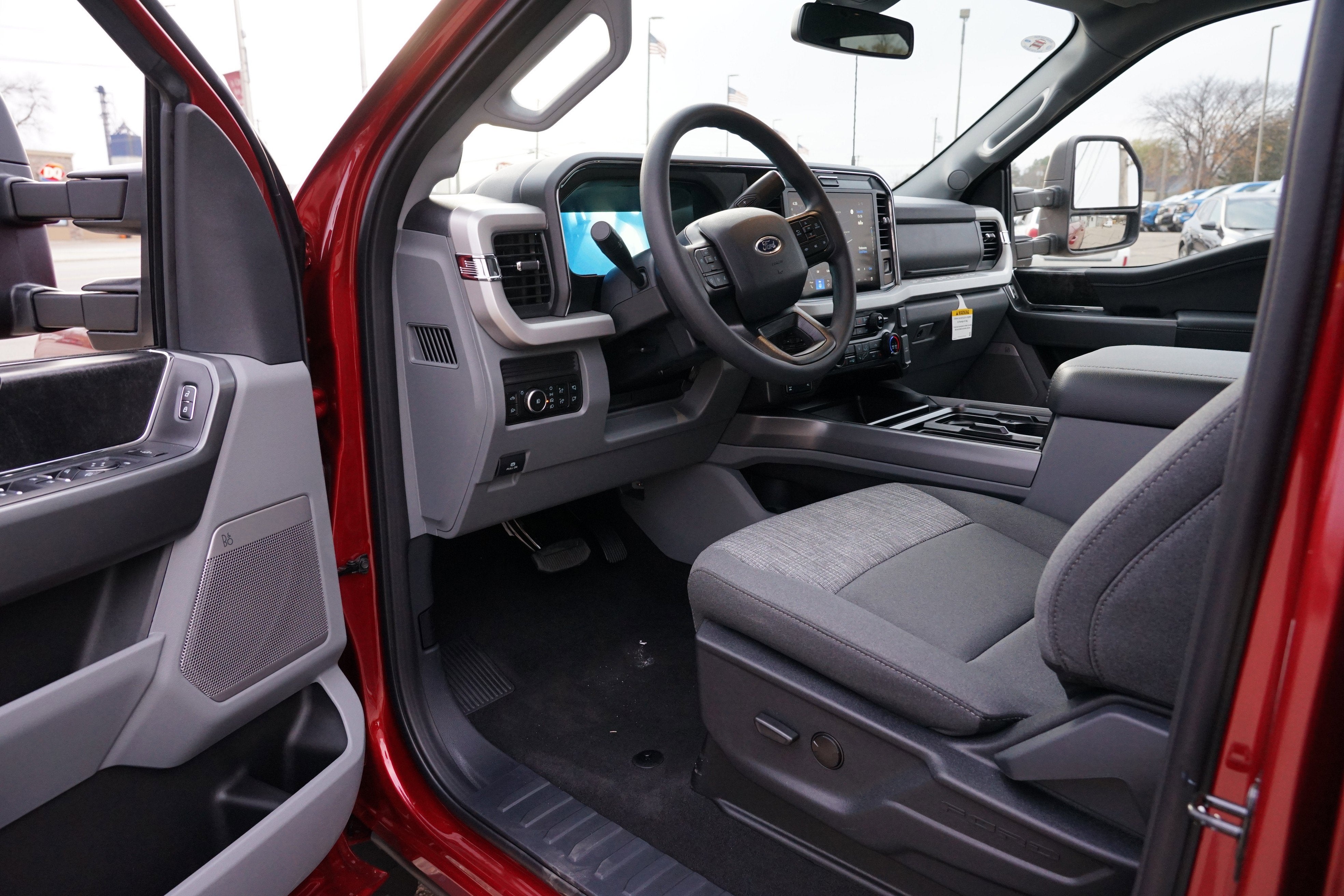 2026 Ford Super Duty F-350 SRW XLT