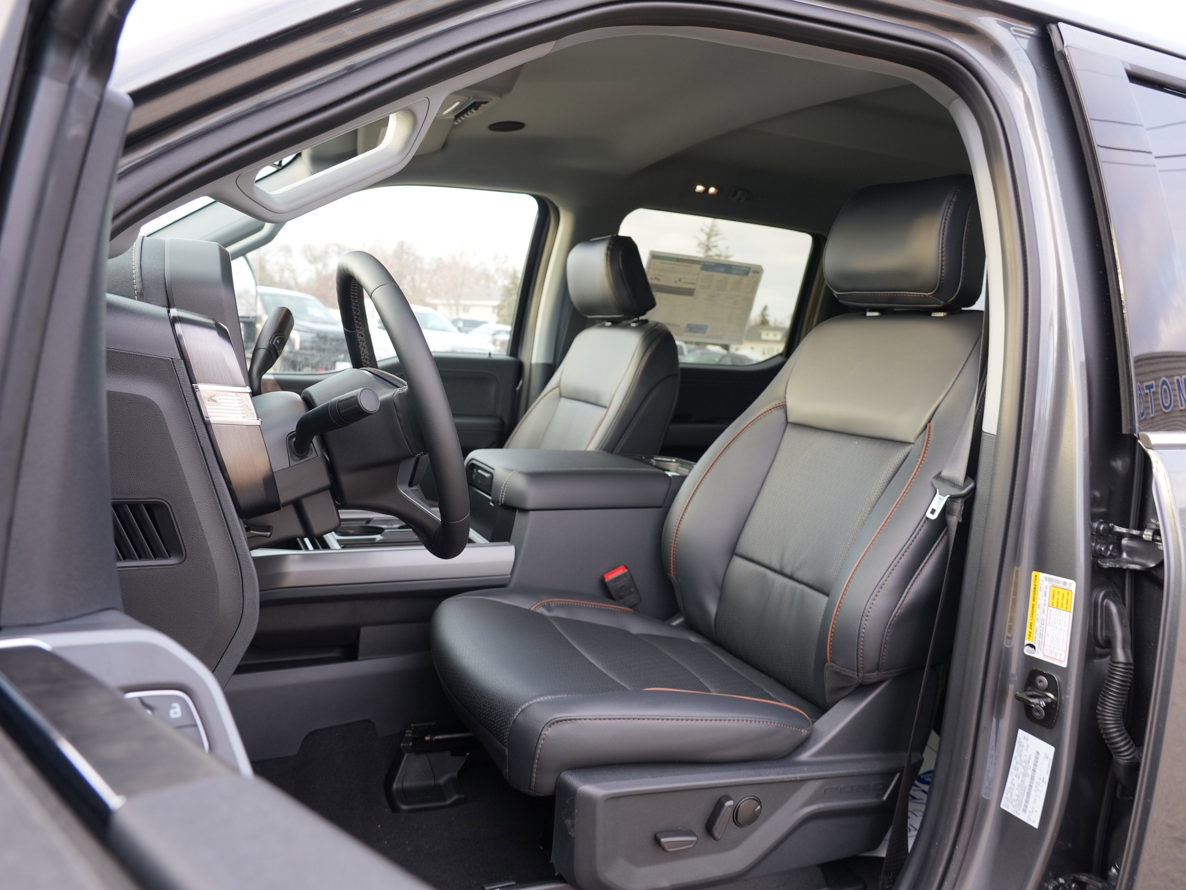 2026 Ford Super Duty F-350 SRW LARIAT