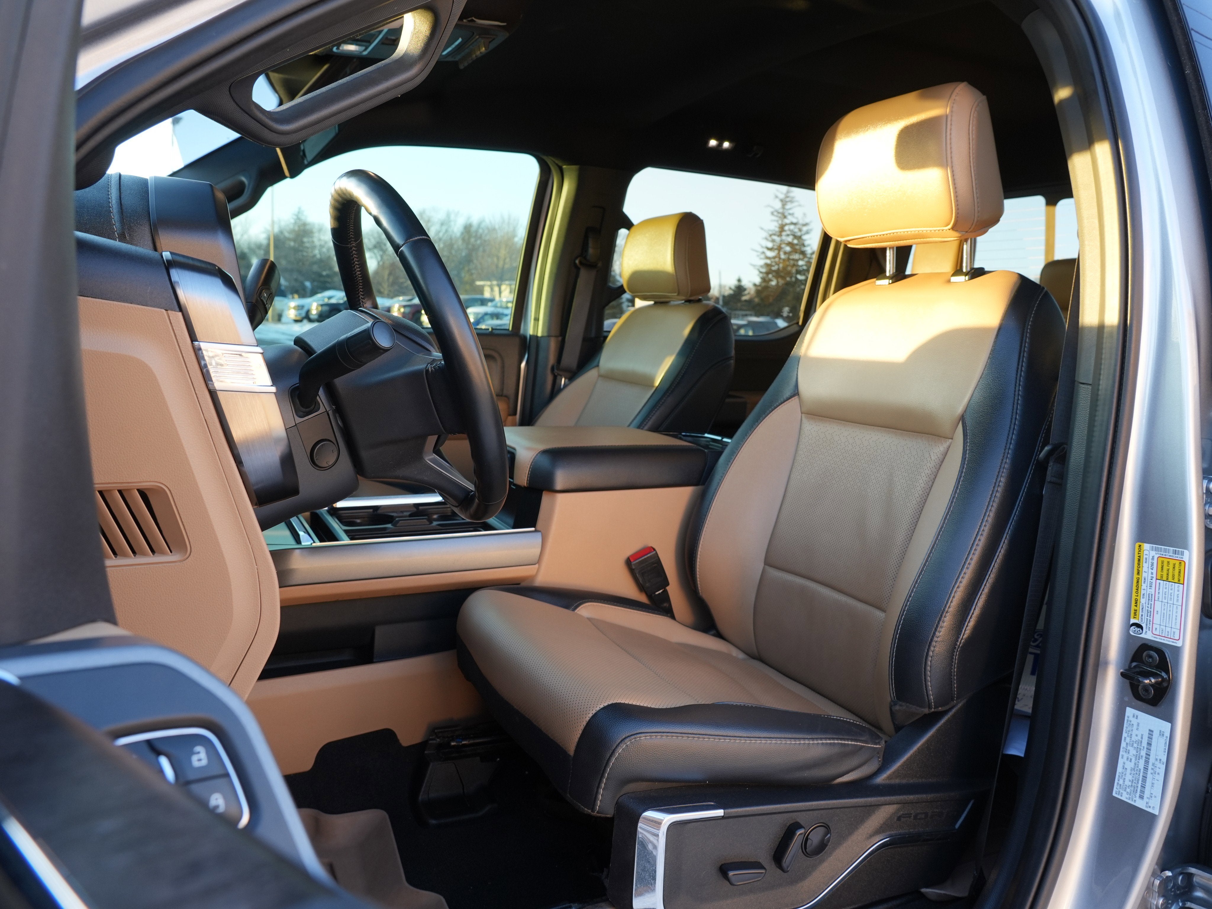 2024 Ford Super Duty F-350 SRW LARIAT