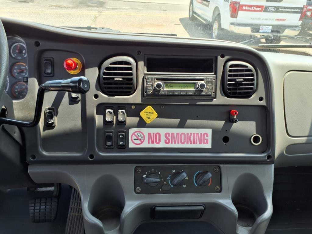 2006 Freightliner M2 Base