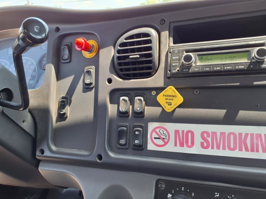 2006 Freightliner M2 Base