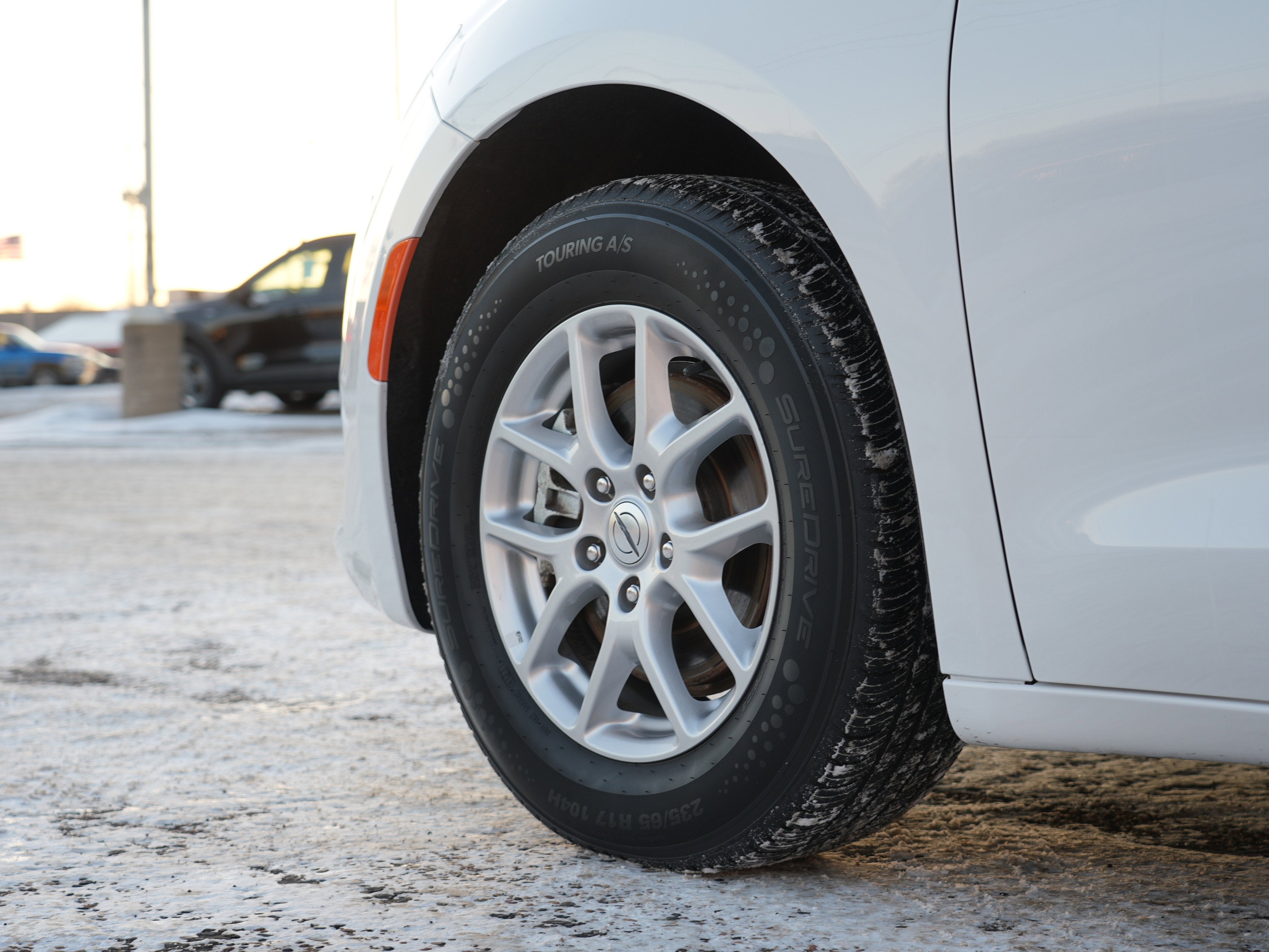2023 Chrysler Voyager LX