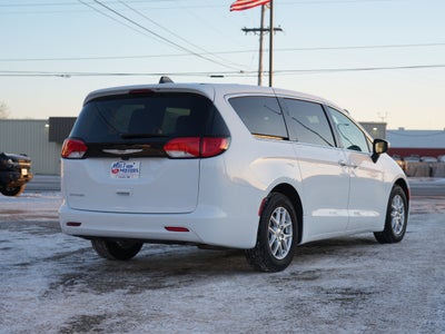 2023 Chrysler Voyager LX