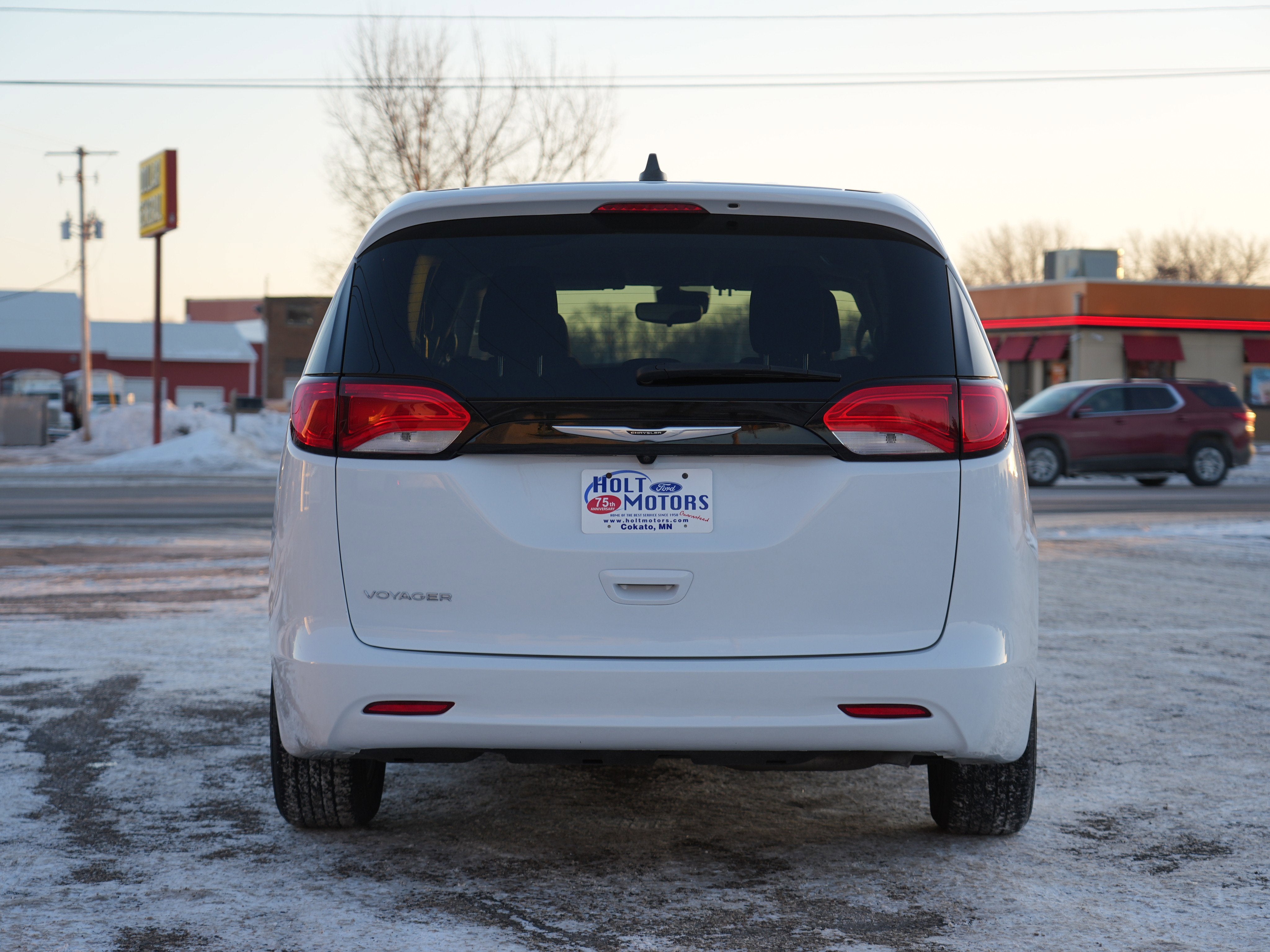 2023 Chrysler Voyager LX