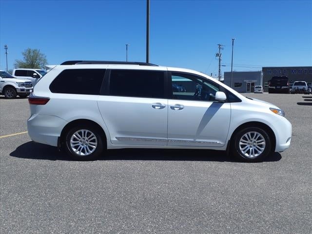 Used 2015 Toyota Sienna XLE with VIN 5TDYK3DC2FS647170 for sale in Annandale, Minnesota