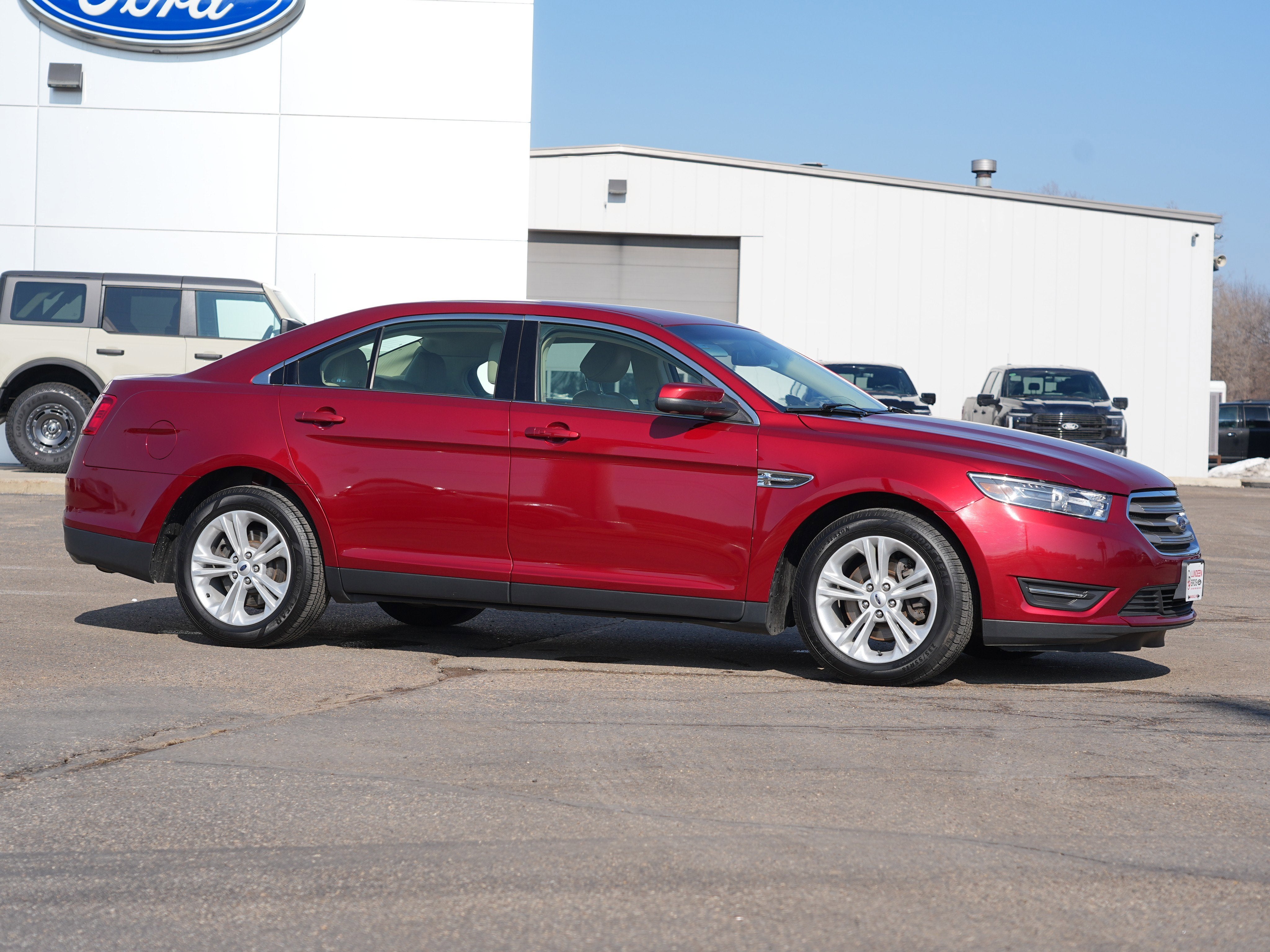 Used 2018 Ford Taurus SEL with VIN 1FAHP2E88JG138943 for sale in Annandale, Minnesota