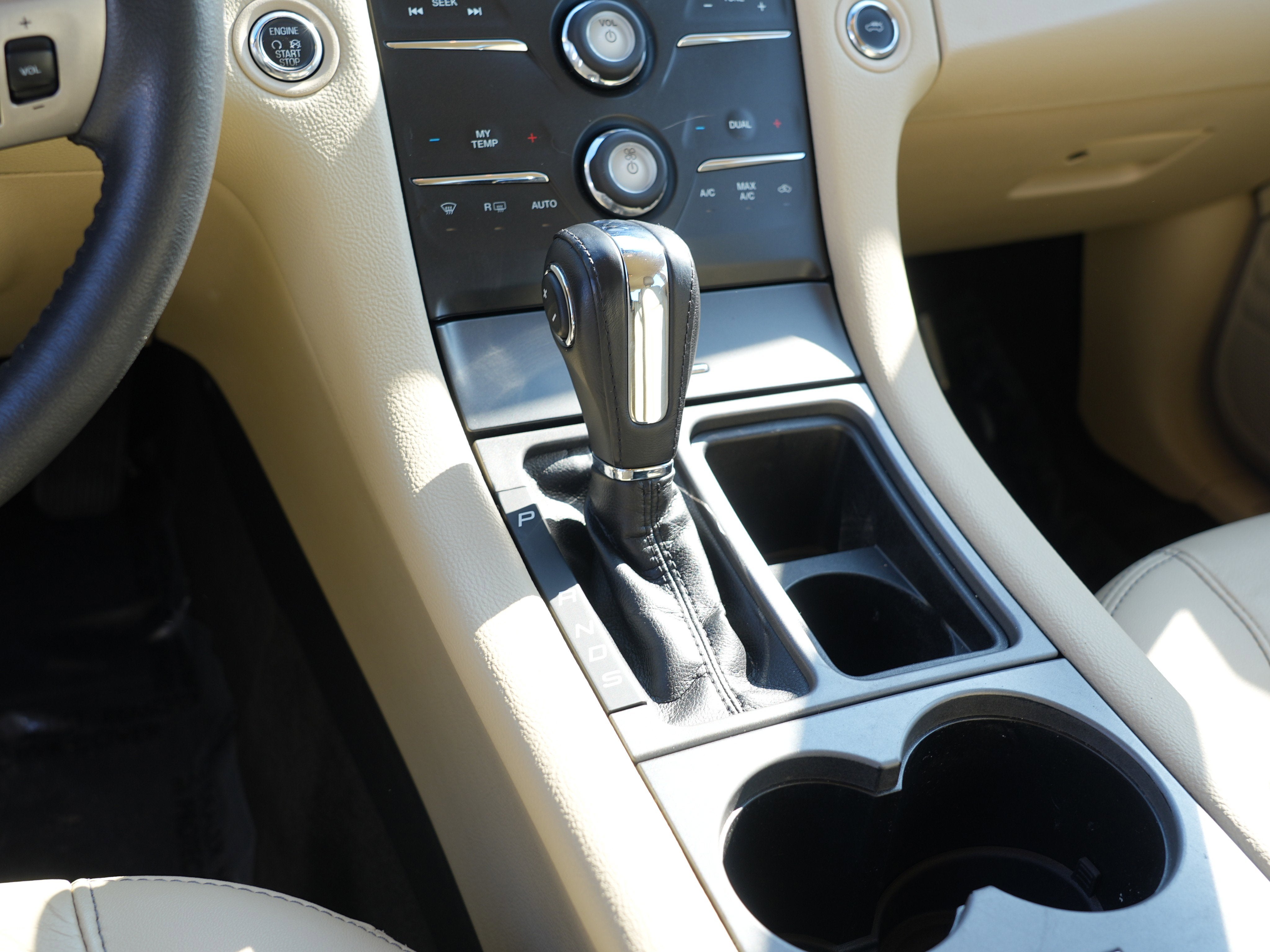 2018 Ford Taurus SEL