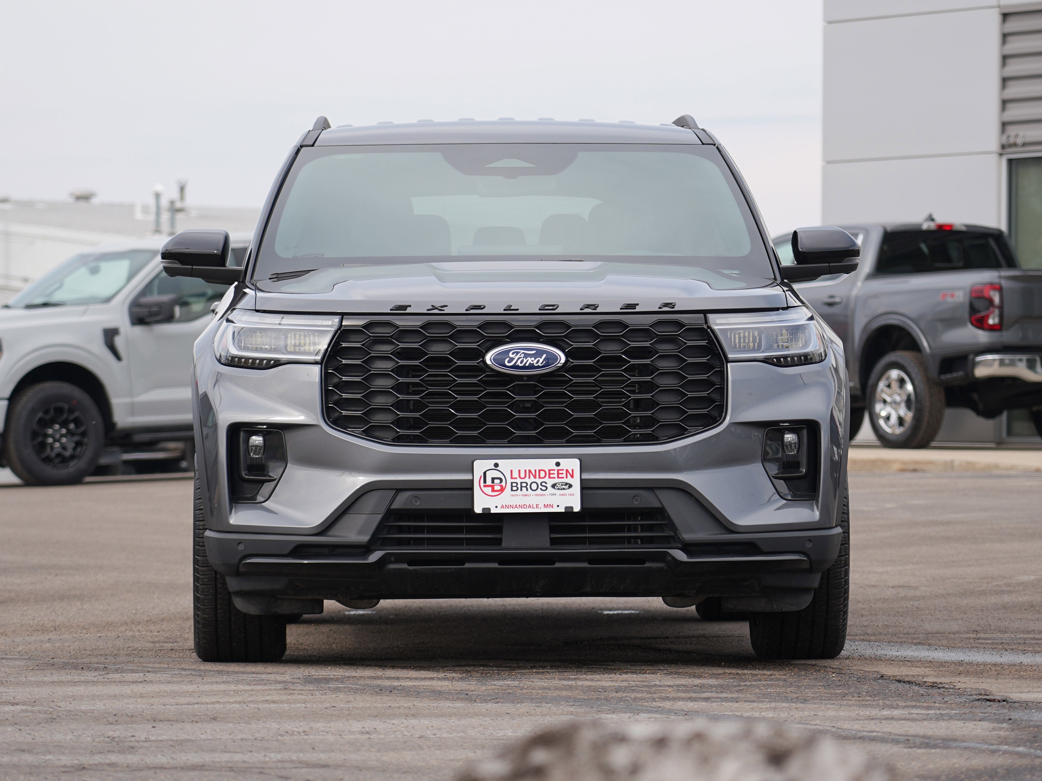 2025 Ford Explorer ST-Line