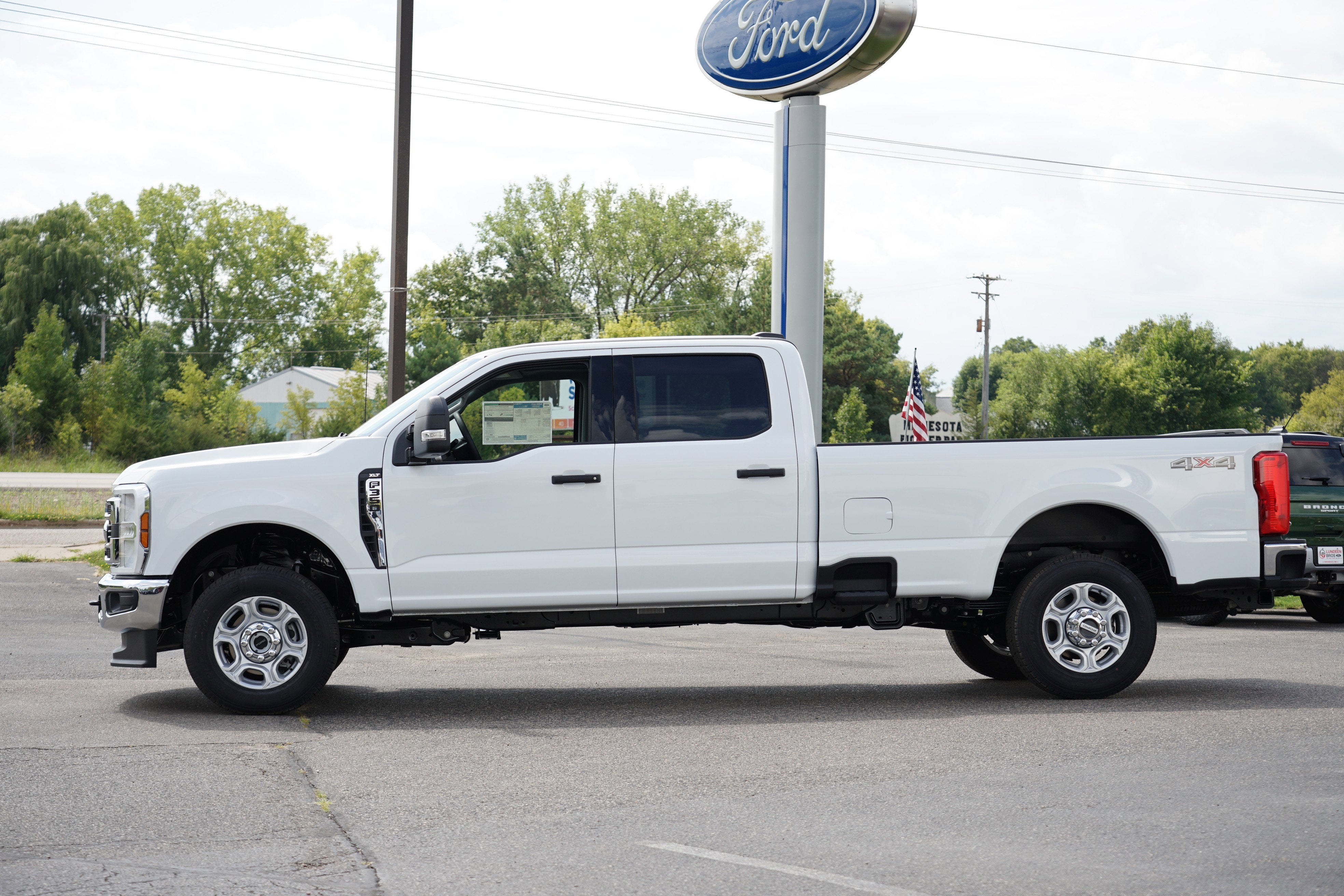 2026 Ford Super Duty F-350 SRW XLT