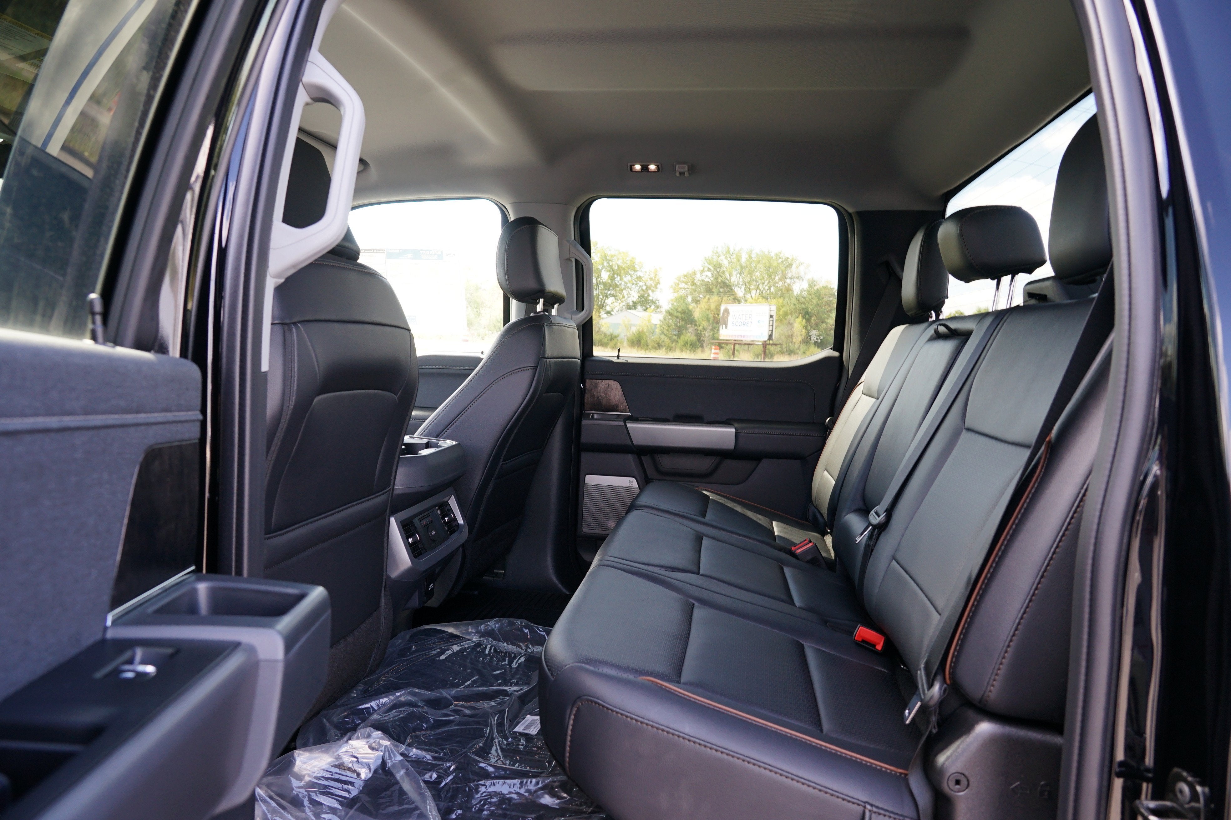 2026 Ford Super Duty F-350 SRW LARIAT