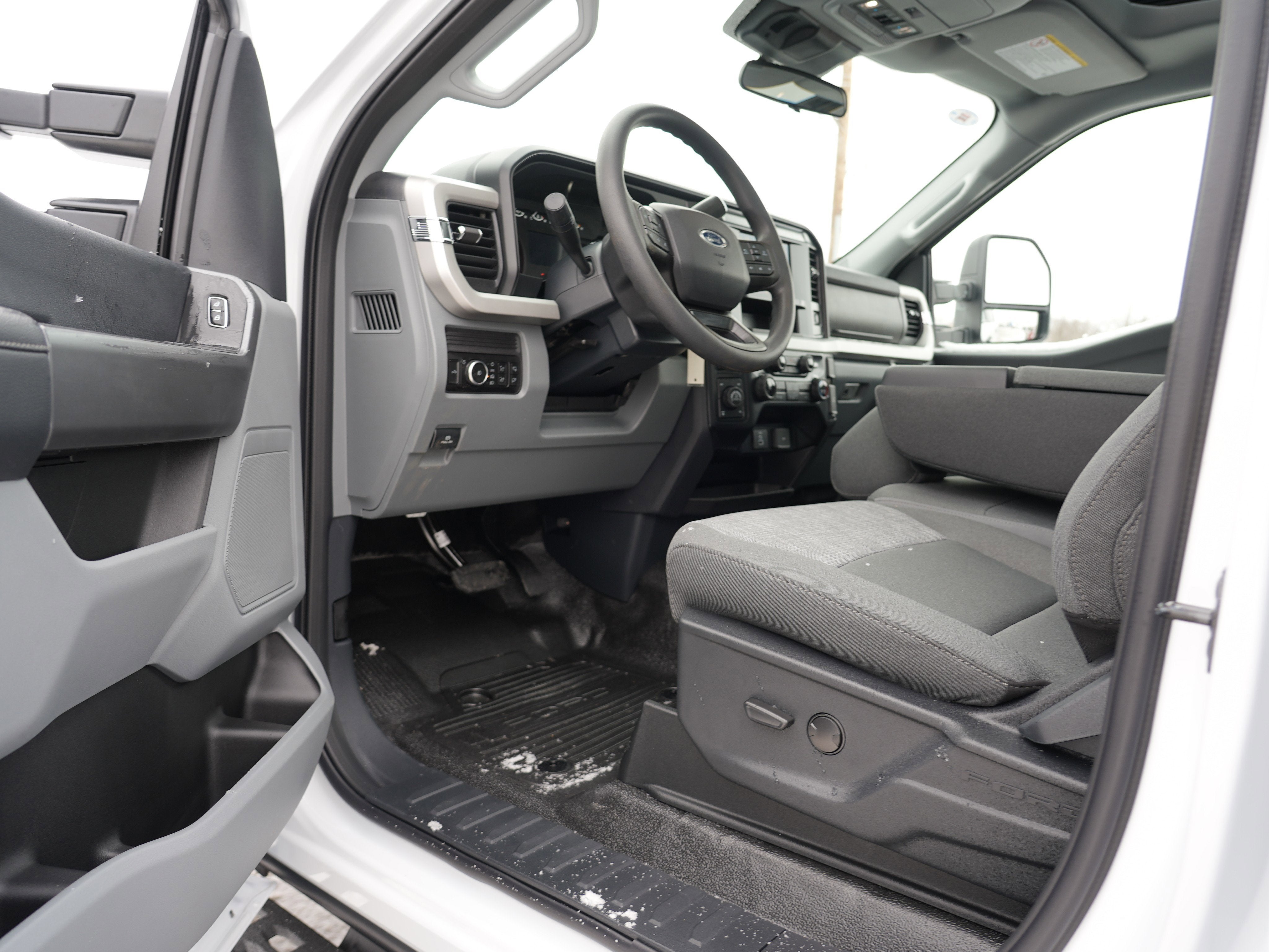 2026 Ford Super Duty F-350 SRW XLT