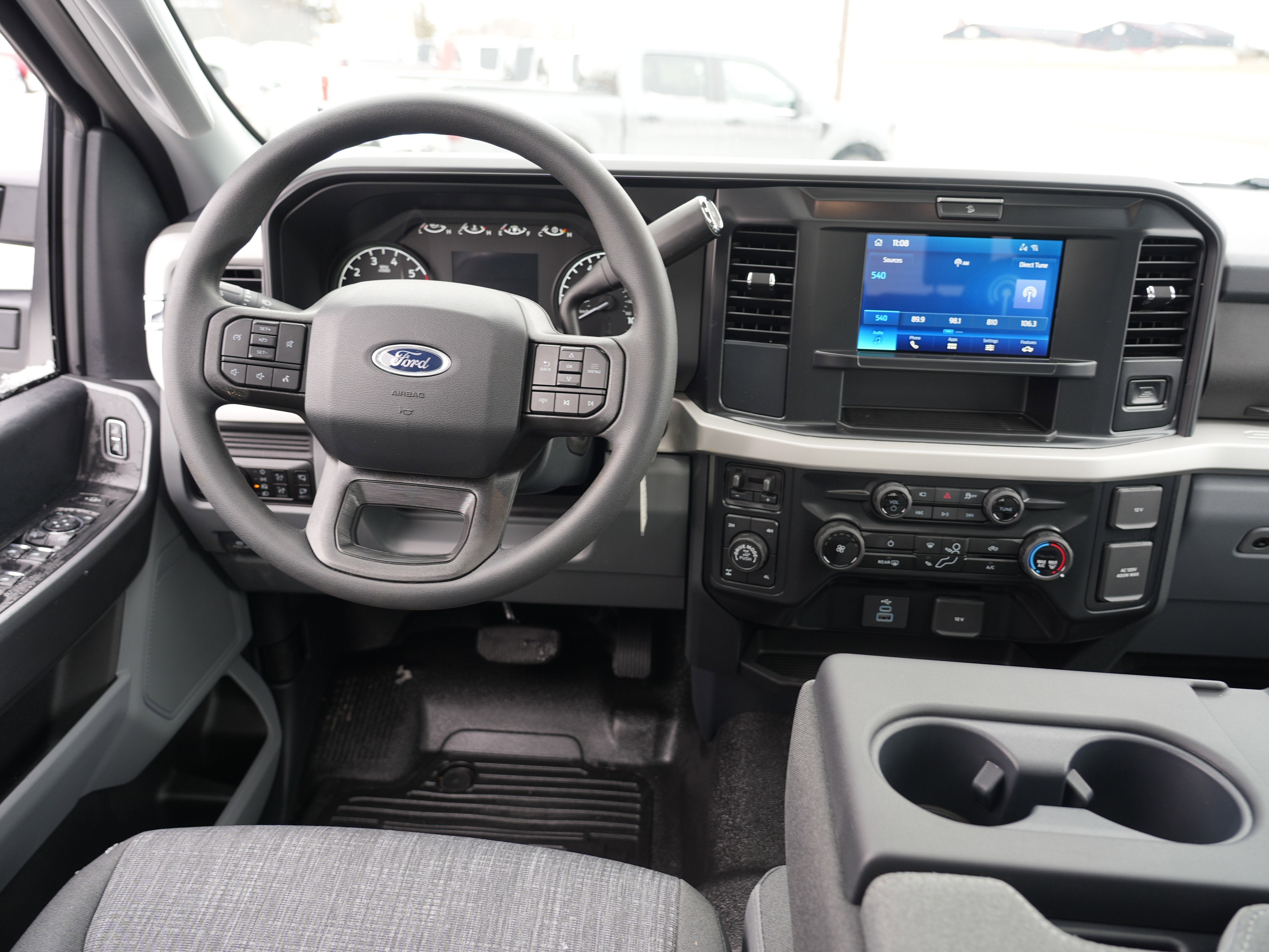 2026 Ford Super Duty F-350 SRW XLT