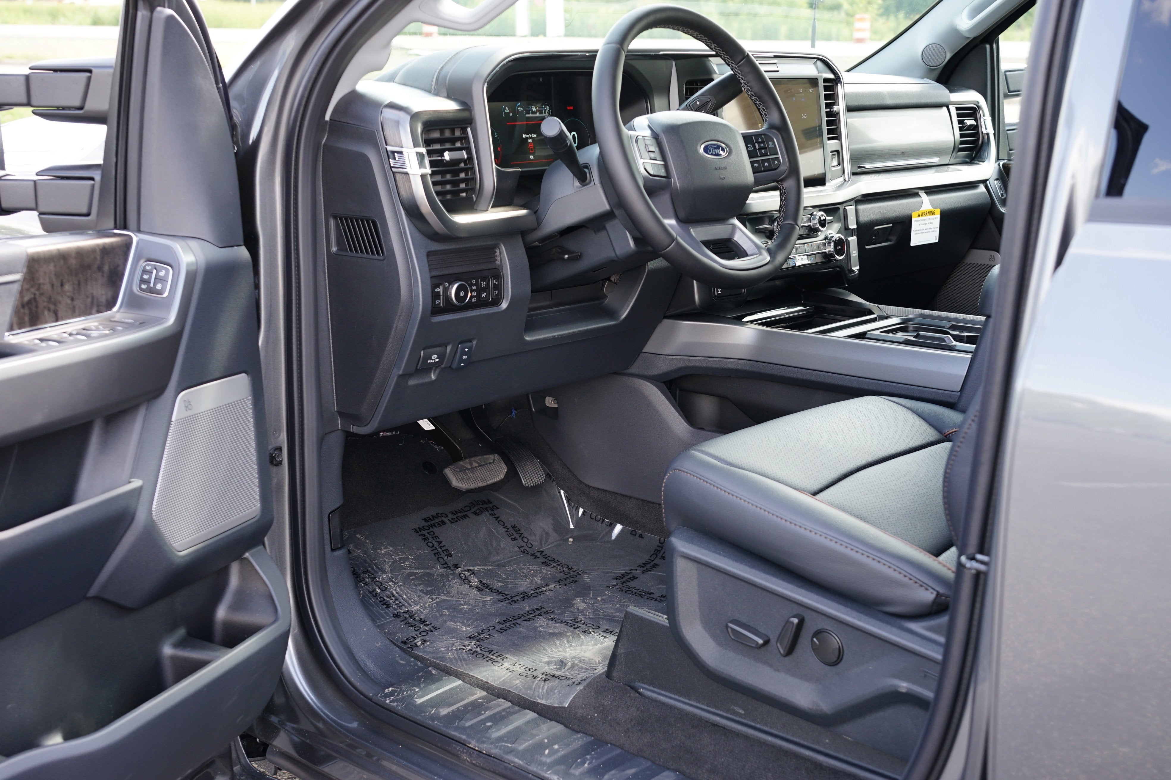 2026 Ford Super Duty F-350 SRW LARIAT