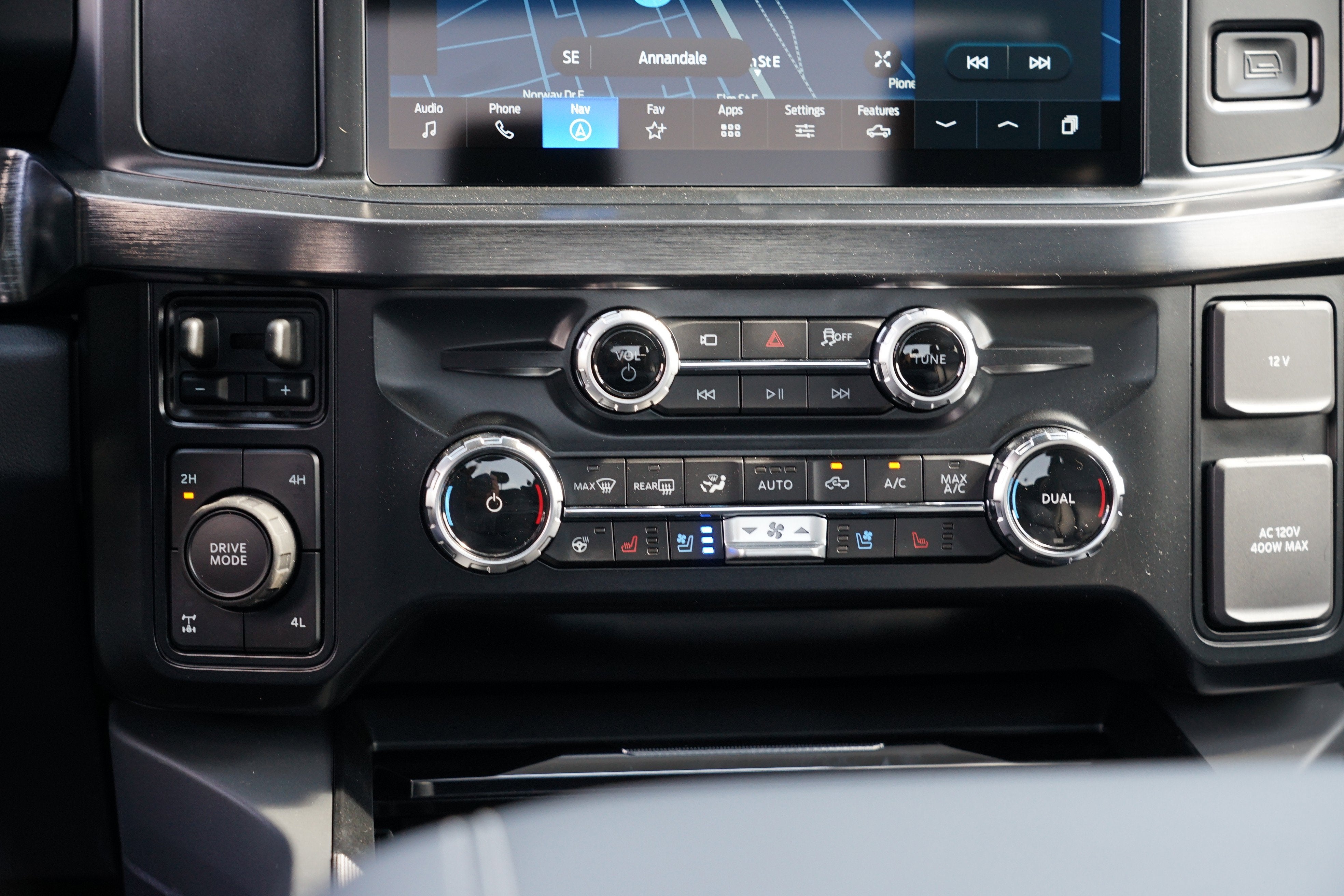 2026 Ford Super Duty F-350 SRW LARIAT