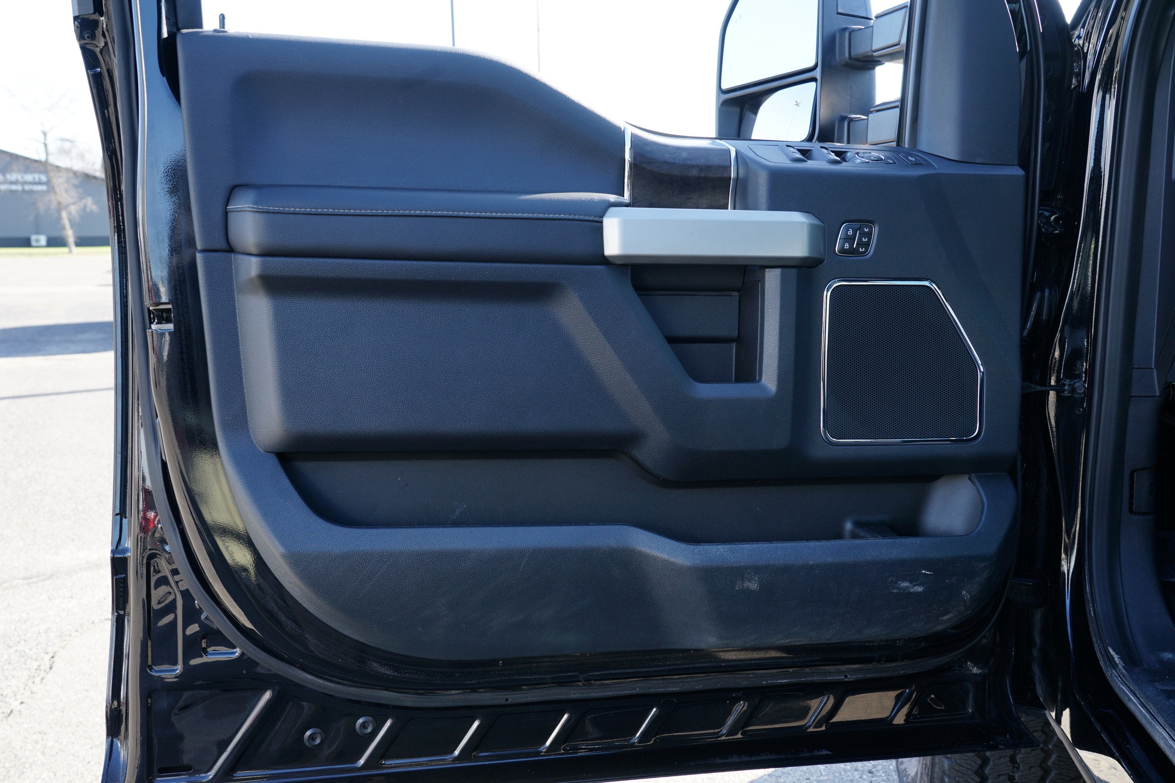 2022 Ford Super Duty F-350 SRW LARIAT