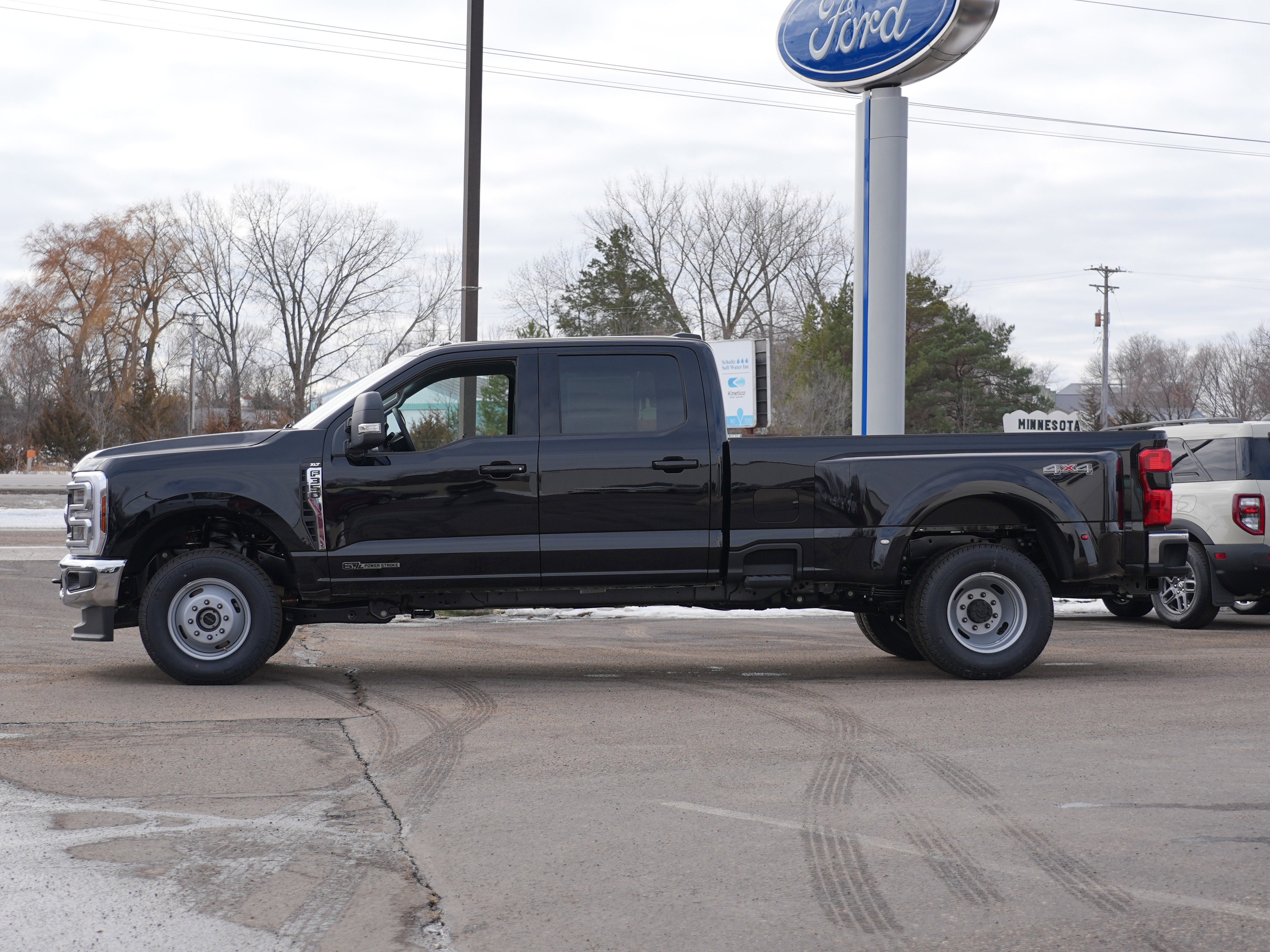 2026 Ford Super Duty F-350 DRW XLT
