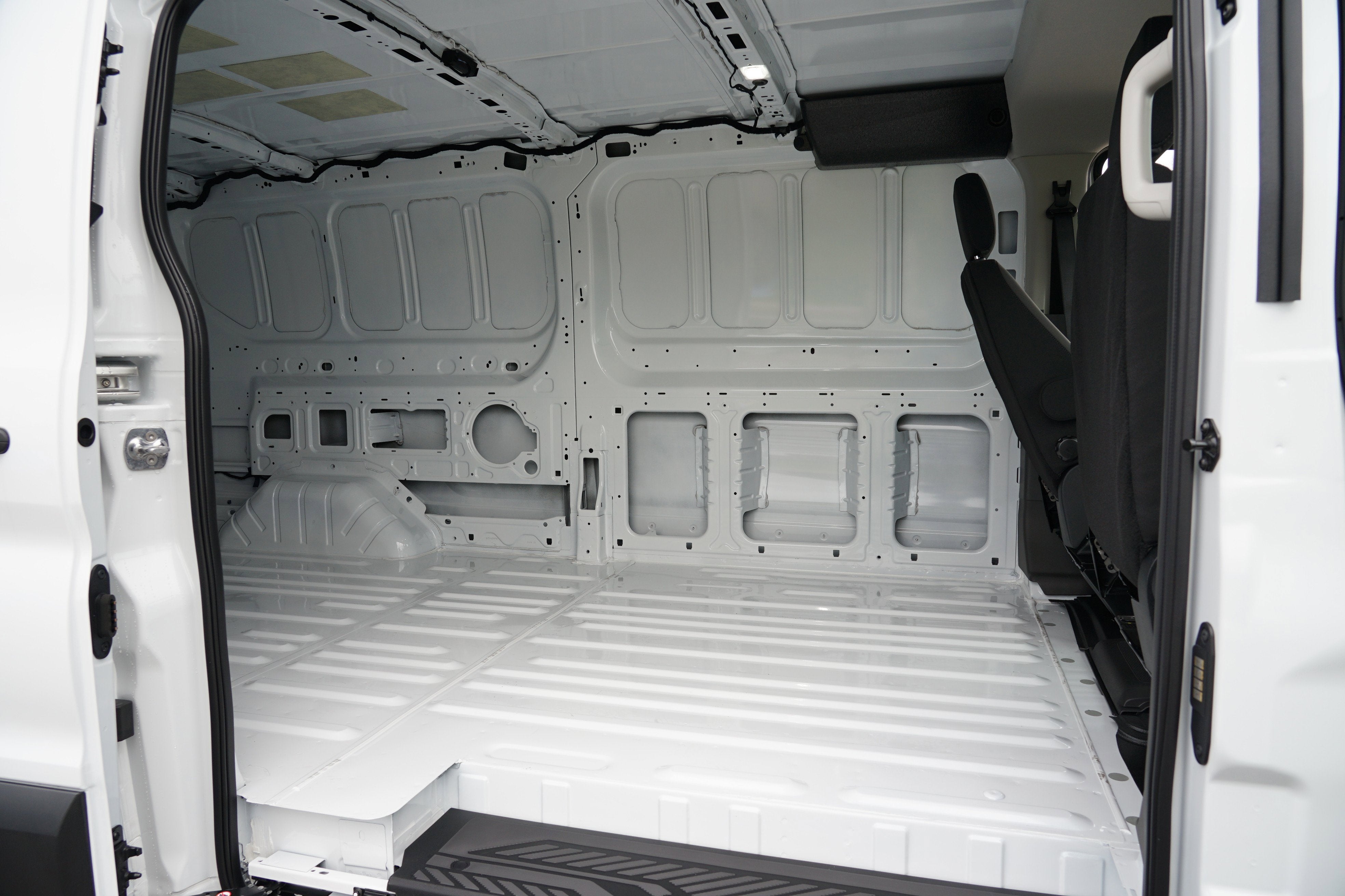 2026 Ford Transit Cargo Van T-350 130" Low Rf 9500 GVWR RWD