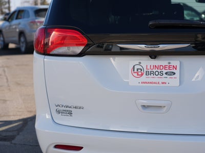 2023 Chrysler Voyager LX