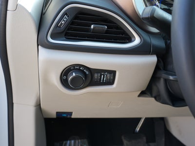 2023 Chrysler Voyager LX