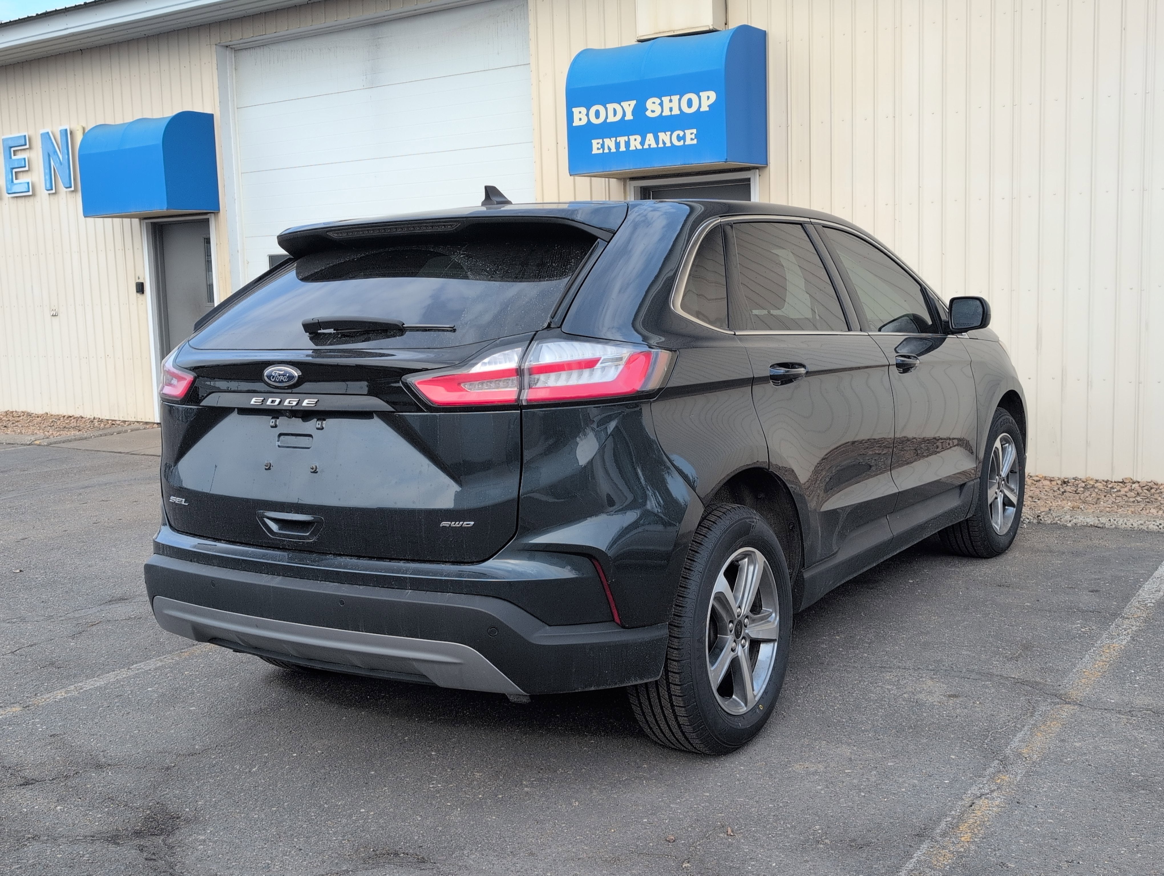 Used 2023 Ford Edge SEL with VIN 2FMPK4J97PBA32445 for sale in Annandale, Minnesota