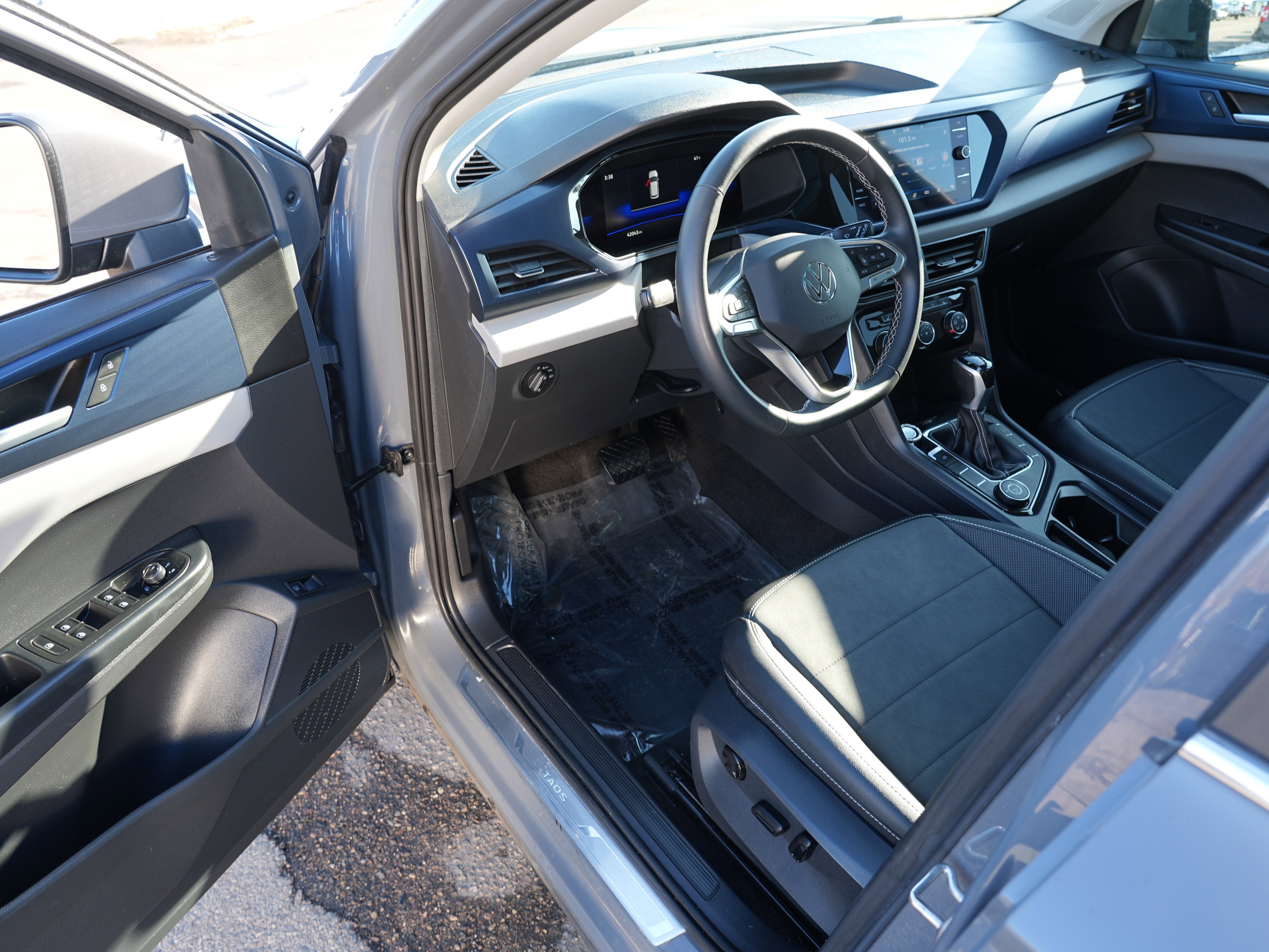 2023 Volkswagen Taos SE