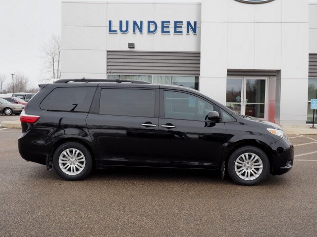 Used 2016 Toyota Sienna XLE with VIN 5TDYK3DC5GS766039 for sale in Annandale, Minnesota