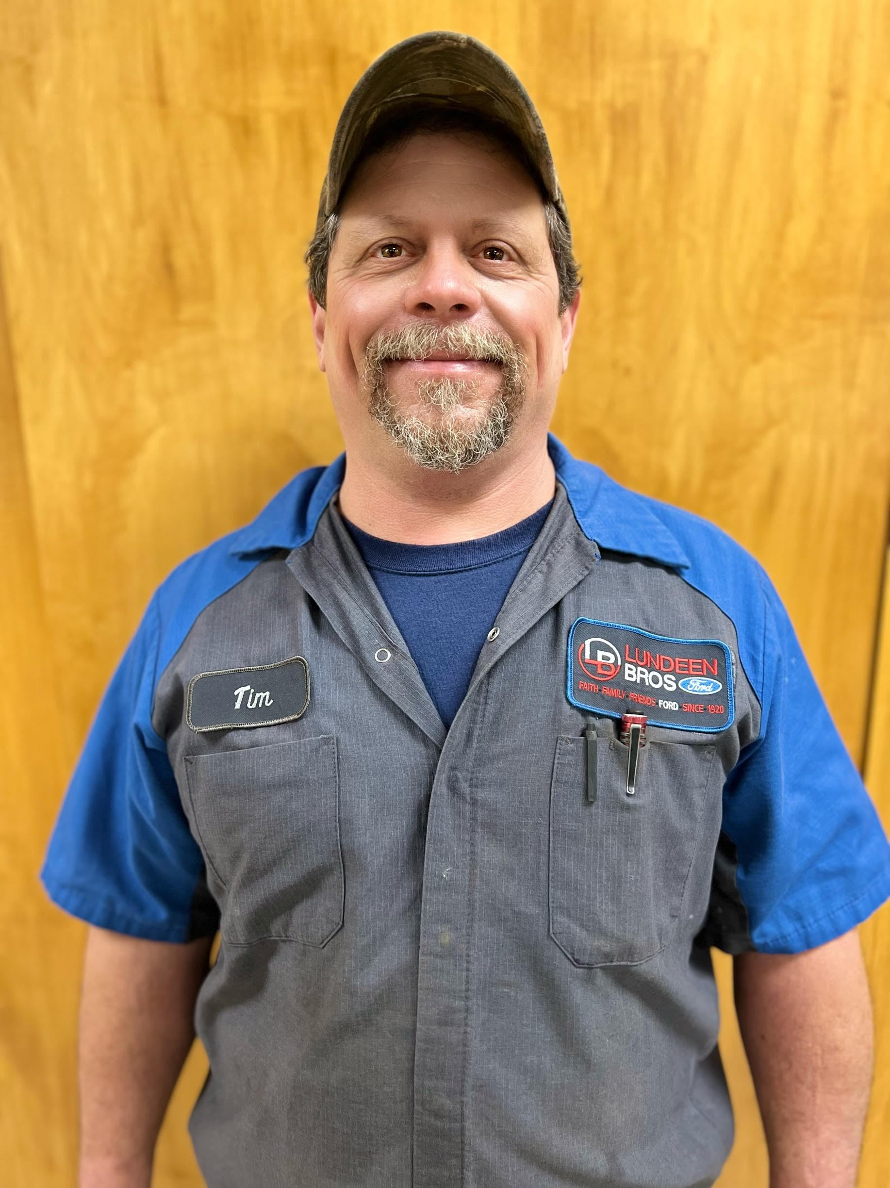 Lundeen Brothers Ford of Annandale Inc. Staff Meet Our Ford Team